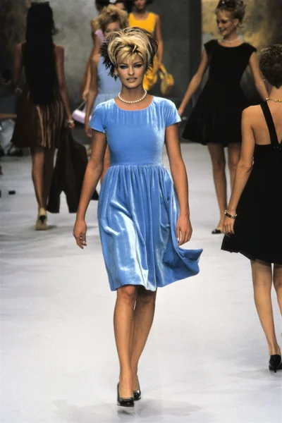 Look 150